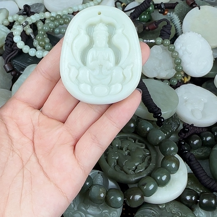 和田玉未镶嵌颈饰