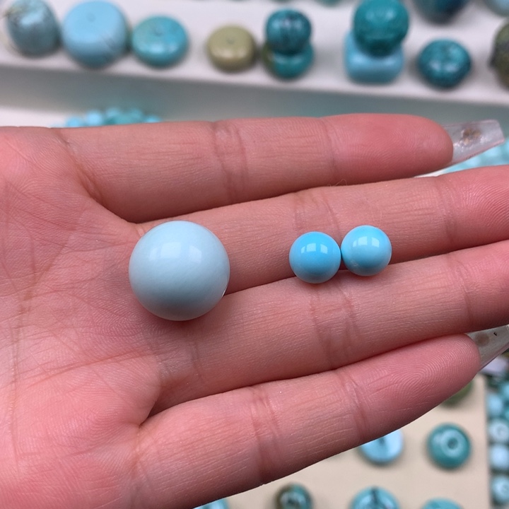 晨***。绿松石未镶嵌珠宝奇石