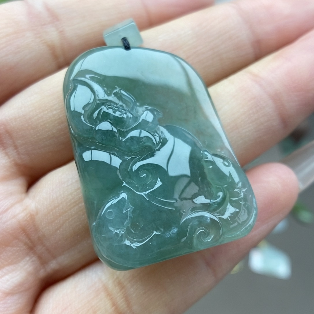 翡翠未镶嵌颈饰吊坠57