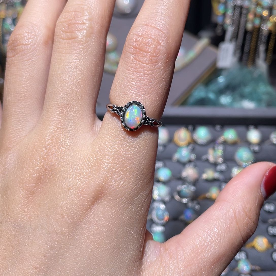 银S925镶嵌欧泊戒指）