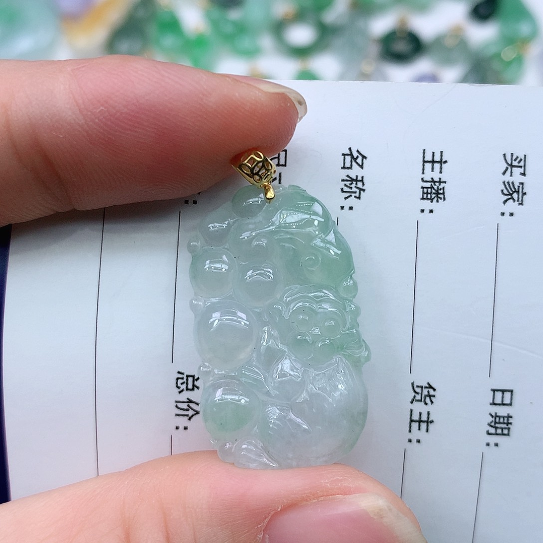 翡翠吊坠(不含链)18K金镶嵌