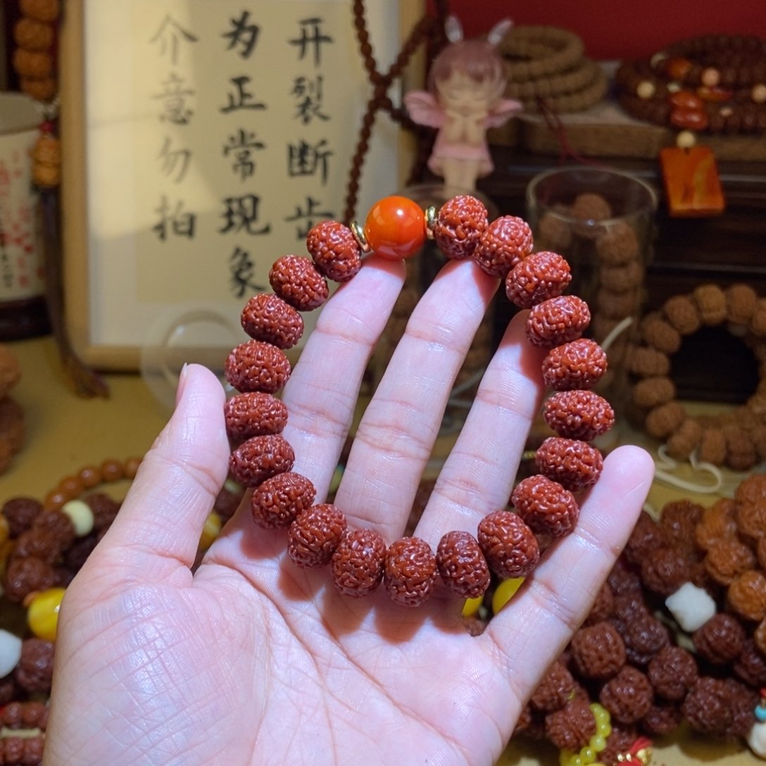 金刚菩提吊坠147玉化金色圆玛