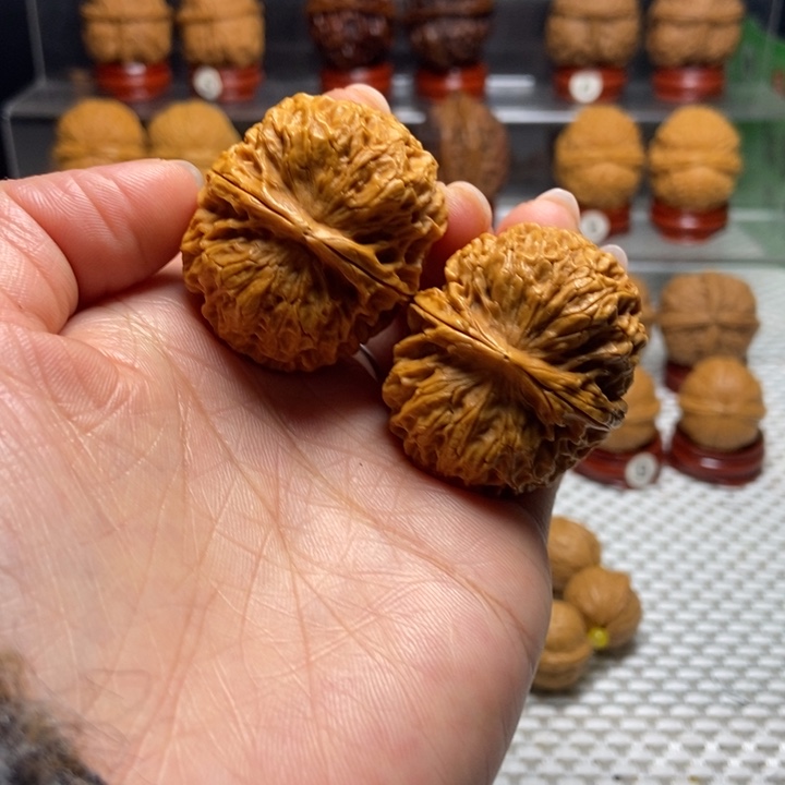 文玩核桃把件11玲珑绣球