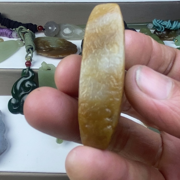 和田玉（糖玉）未镶嵌颈饰