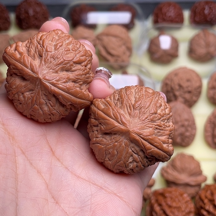 文玩核桃吊坠行**哥御尊