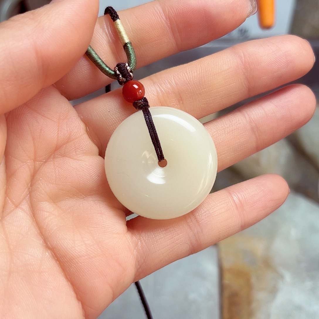 和田玉未镶嵌颈饰平安扣30