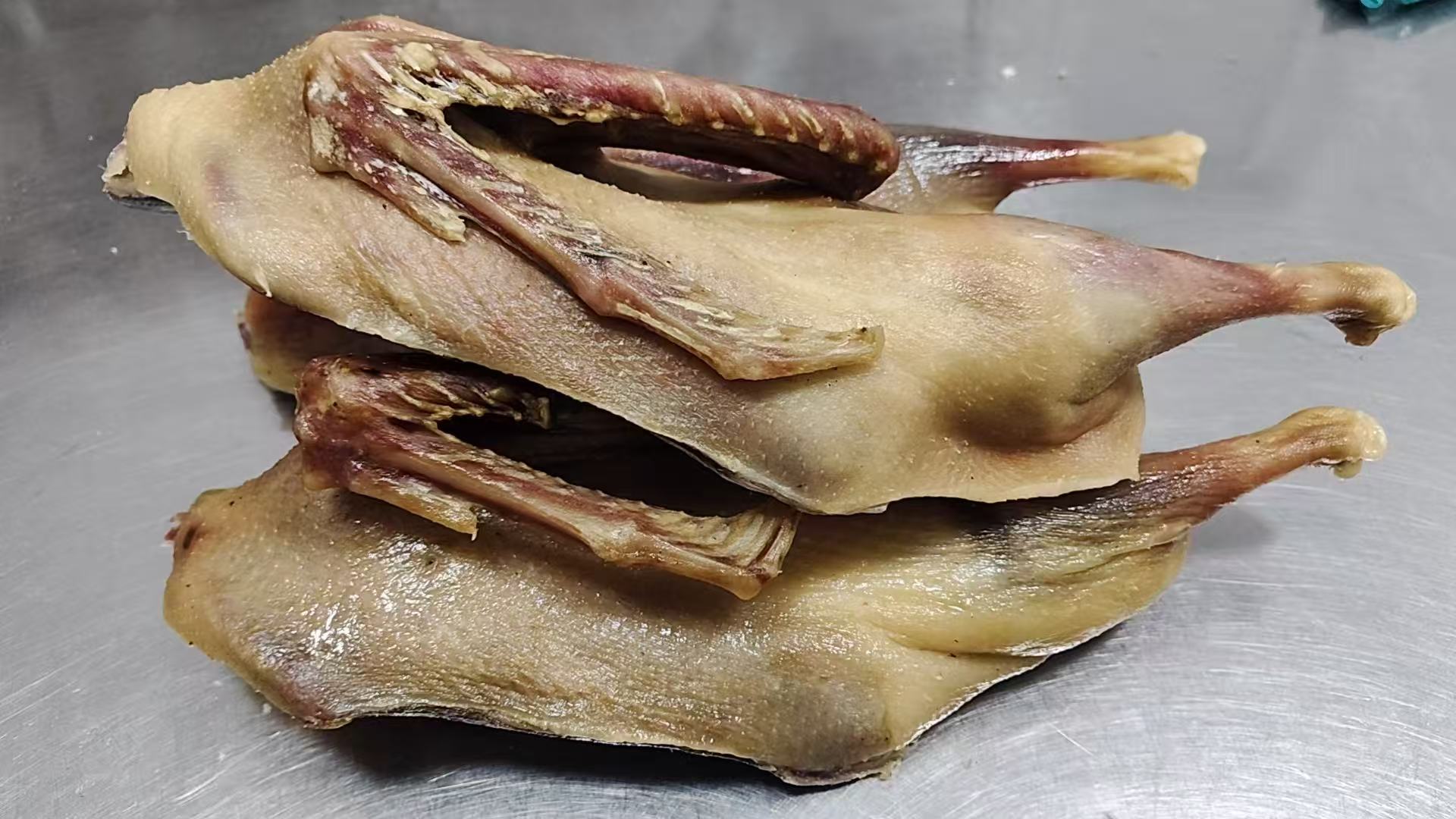 安徽散养白鹅腌制晾晒风干腊鹅皖西特产腊味