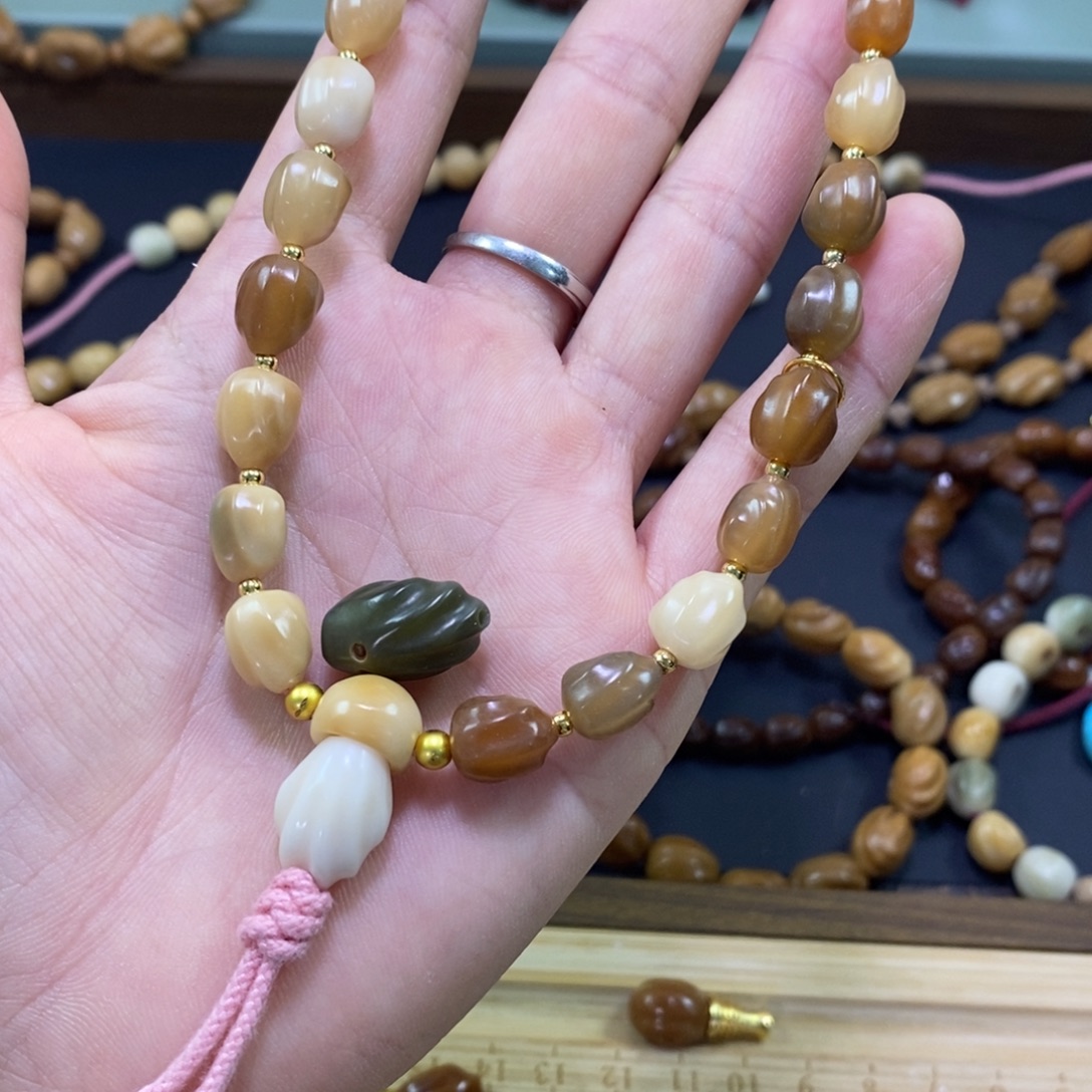 *****吊坠龙脊菩提龙脊菩提，玉化料手持