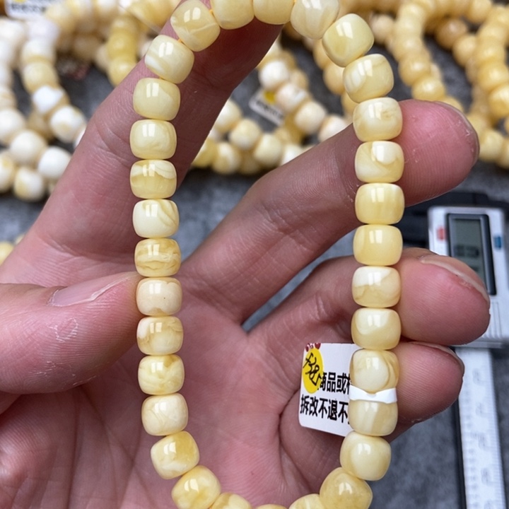 琥珀未镶嵌珠宝奇石12