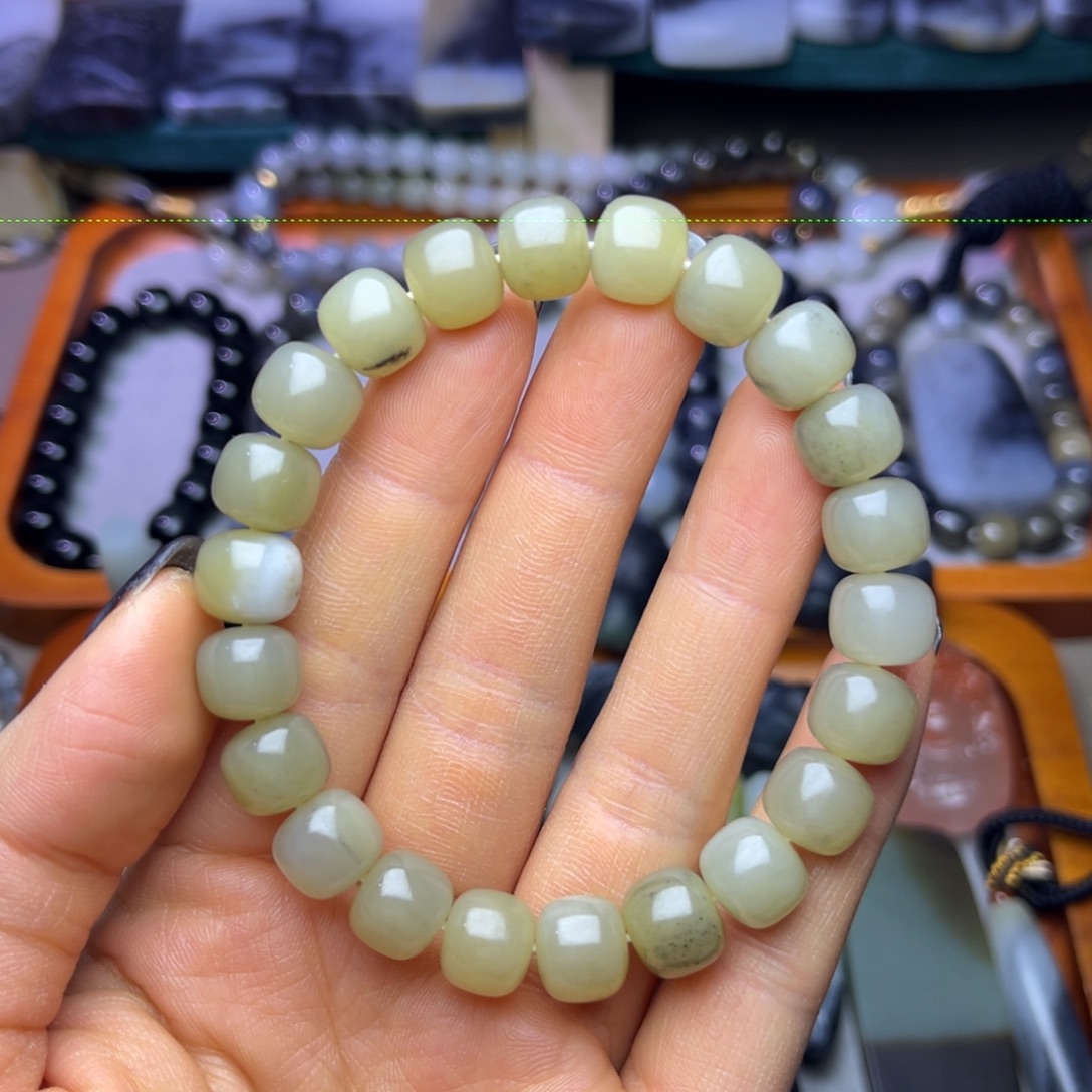 和田玉未镶嵌手串