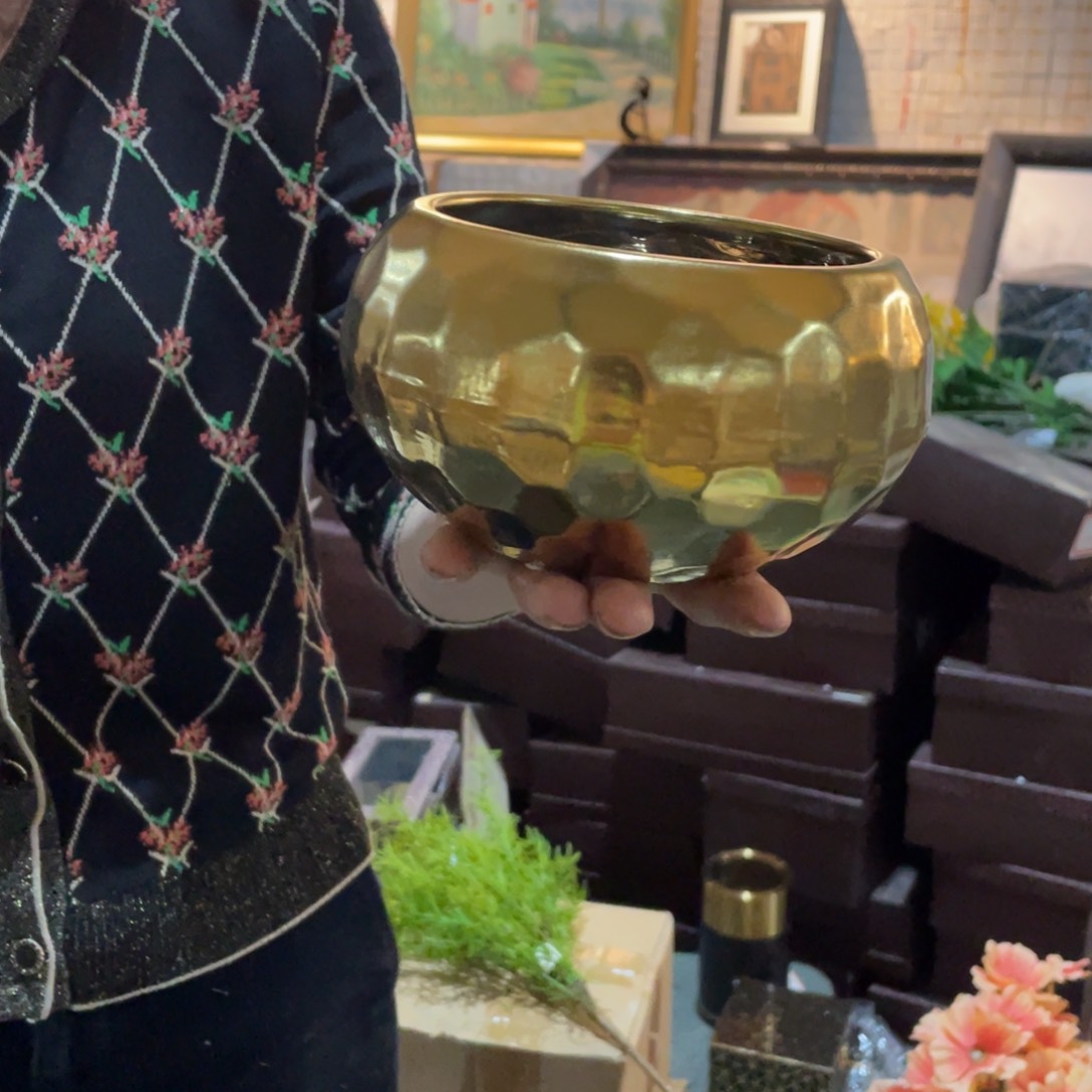 陶瓷花瓶，家居摆件。