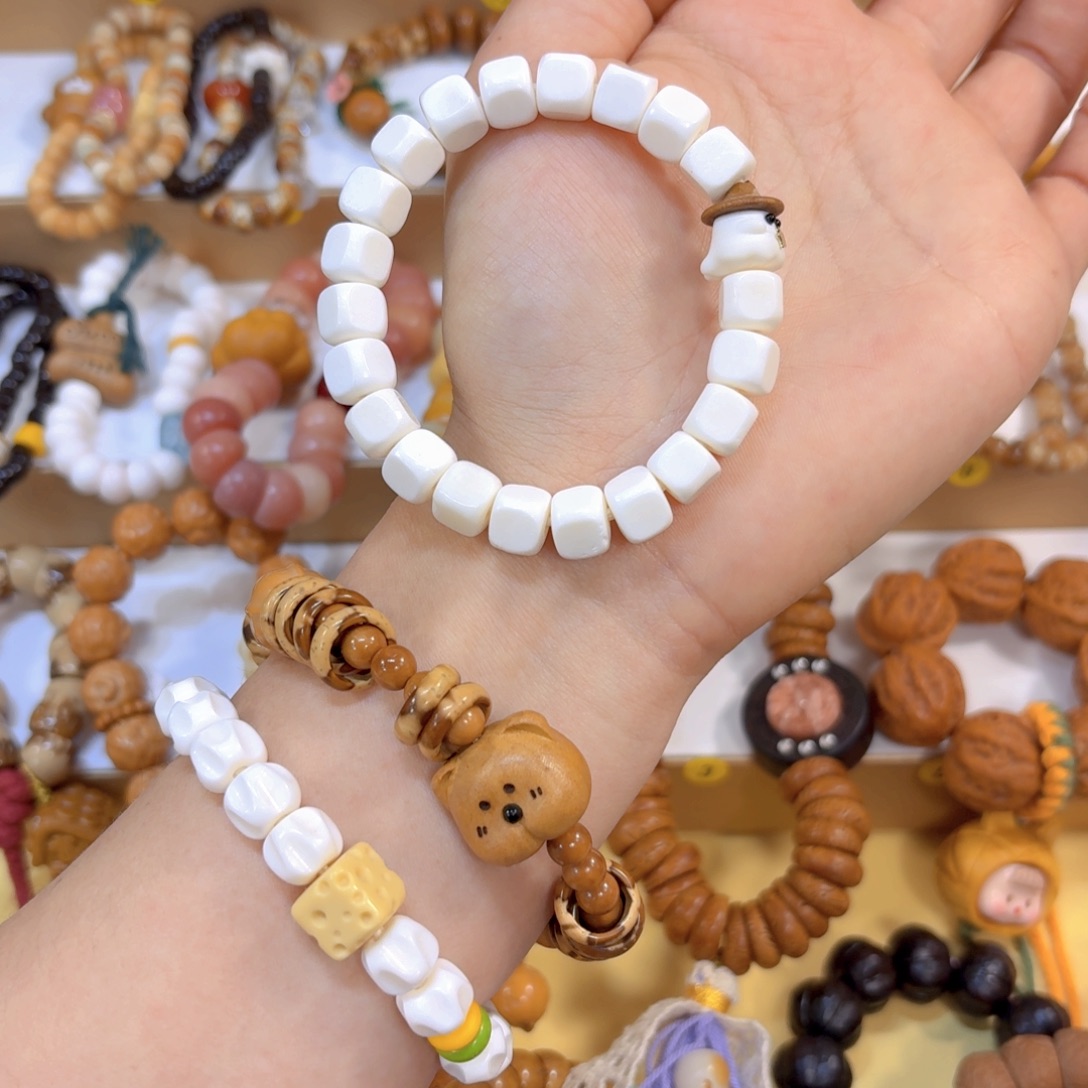 星月菩提吊坠骨骨