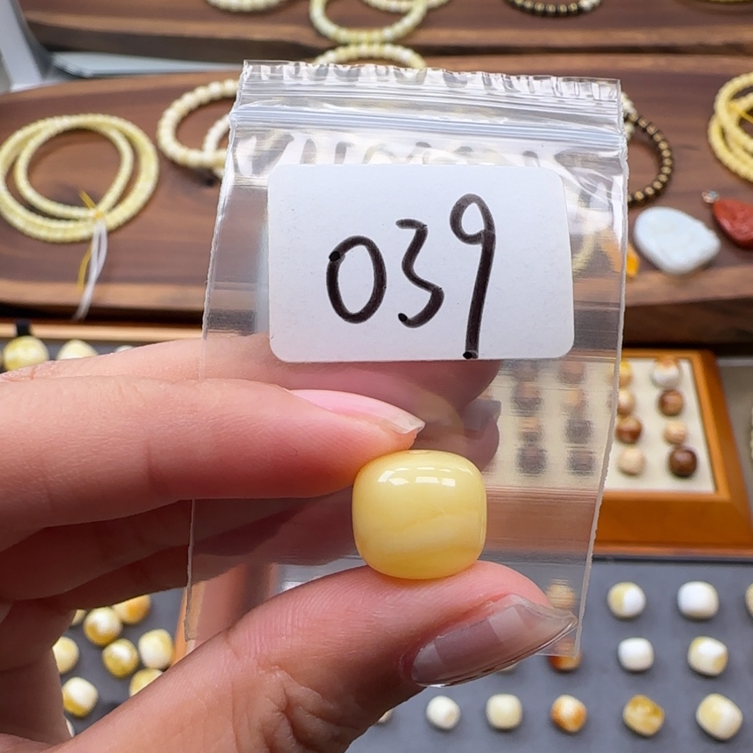 琥珀未镶嵌珠宝奇石12.0mm