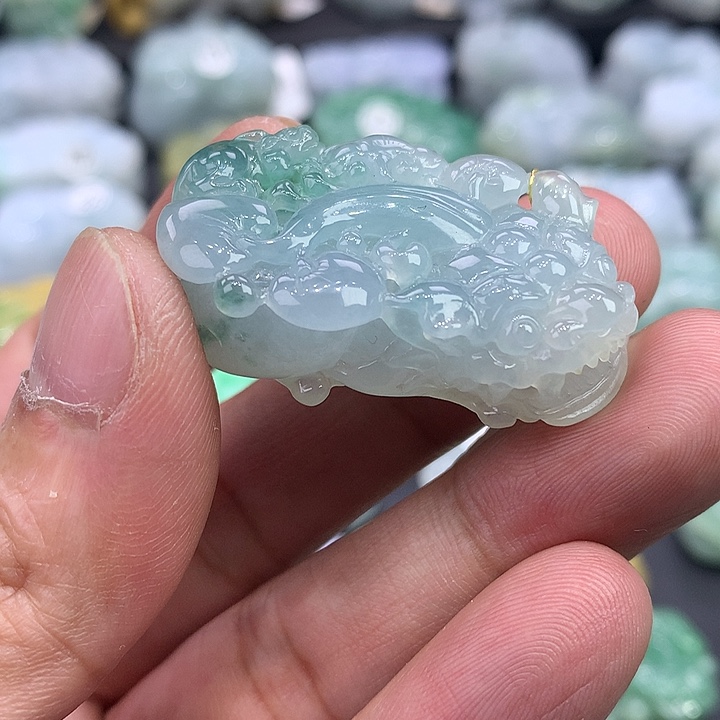 翡翠未镶嵌颈饰天然缅甸翡翠貔吊坠
