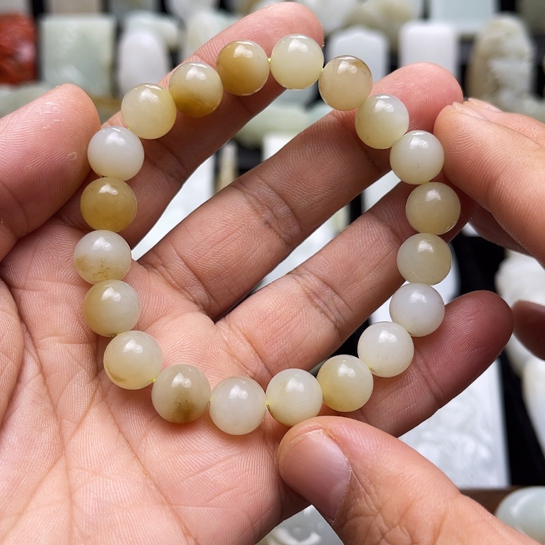 和田玉颈饰未镶嵌