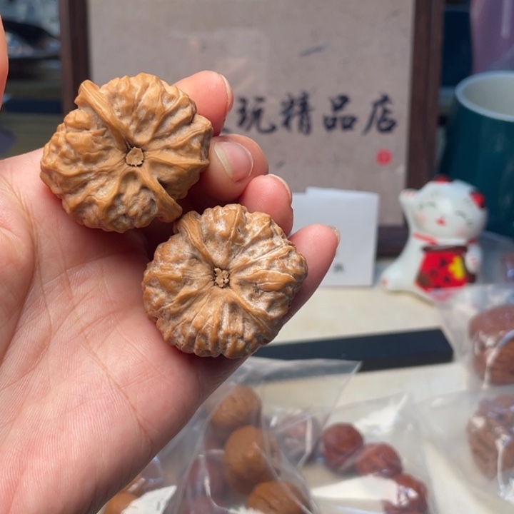 吊坠文玩核桃蛤蟆头有水尖
