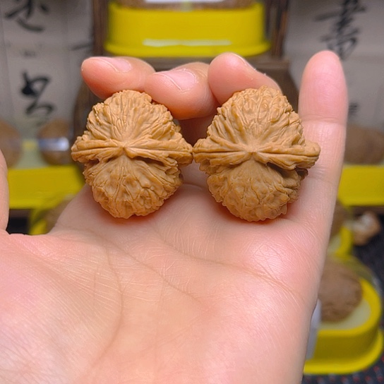 吊坠文玩核桃白狮