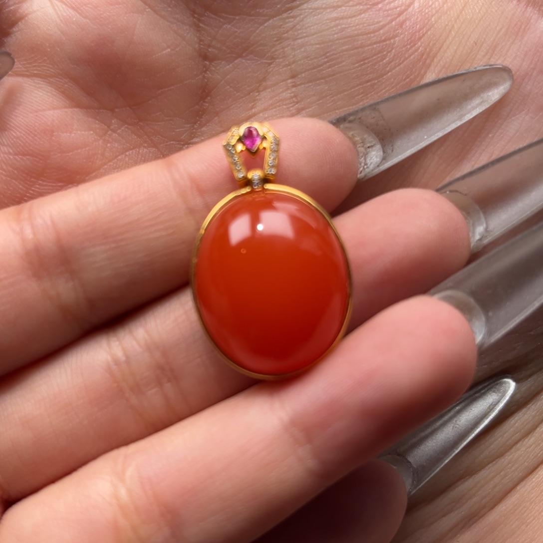 南红玛瑙吊坠(不含链)18K金镶嵌
