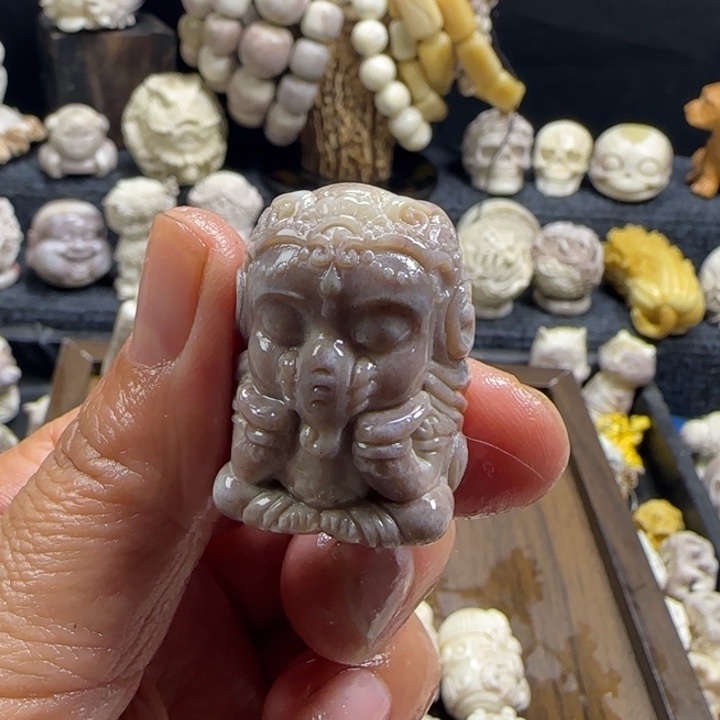 神***宝非金属配饰鹿角雕刻象神