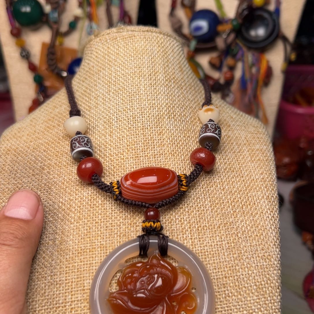 玛瑙/玉髓颈饰未镶嵌