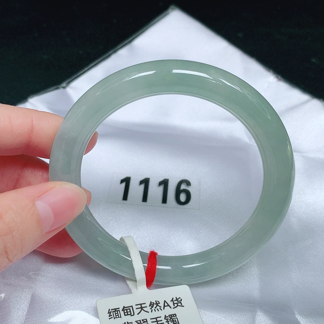 未镶嵌手镯（圆镯）翡翠