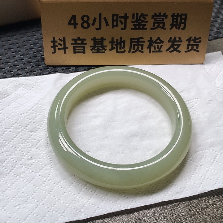 和田玉未镶嵌颈饰56圈