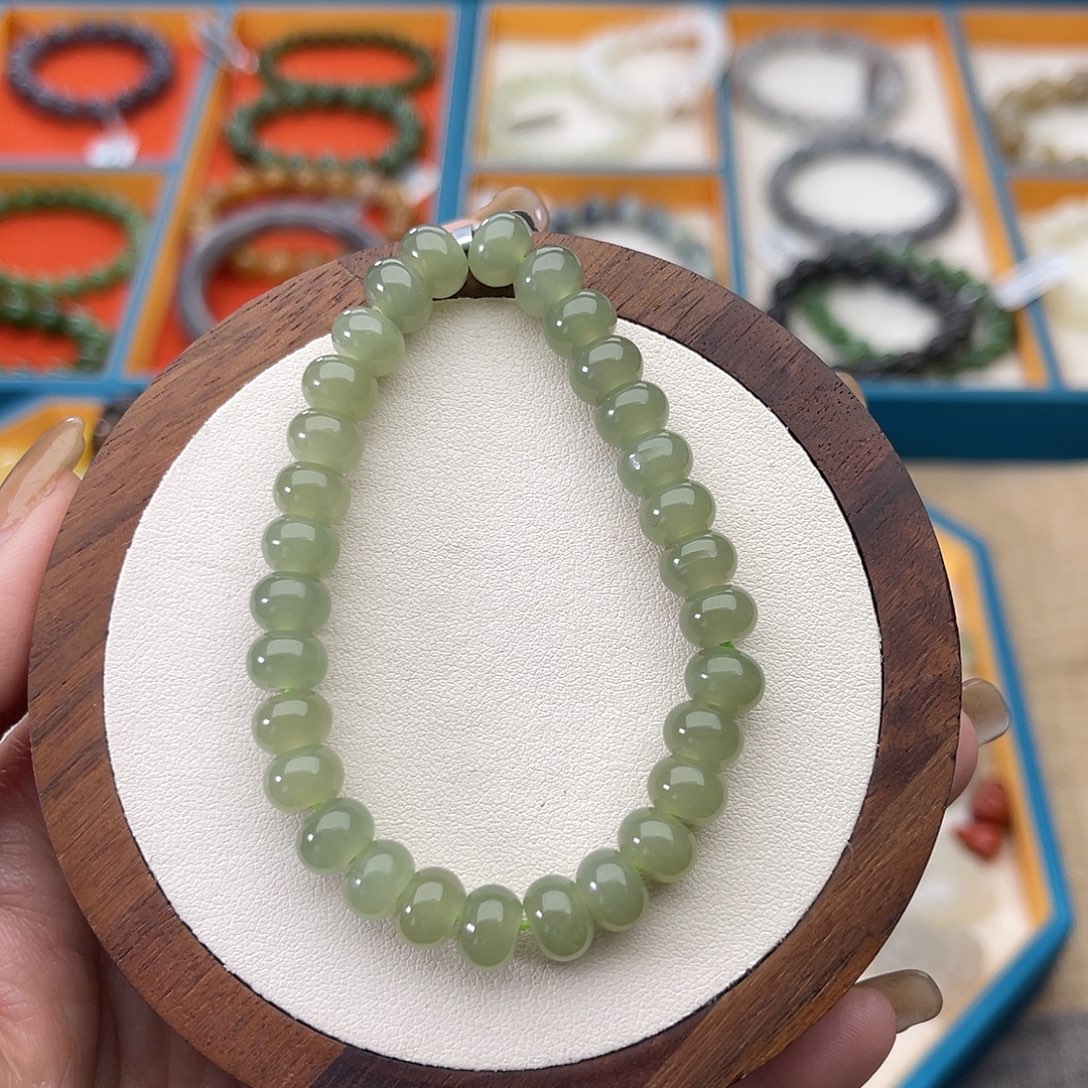 L***n和田玉未镶嵌手串Z16卡8