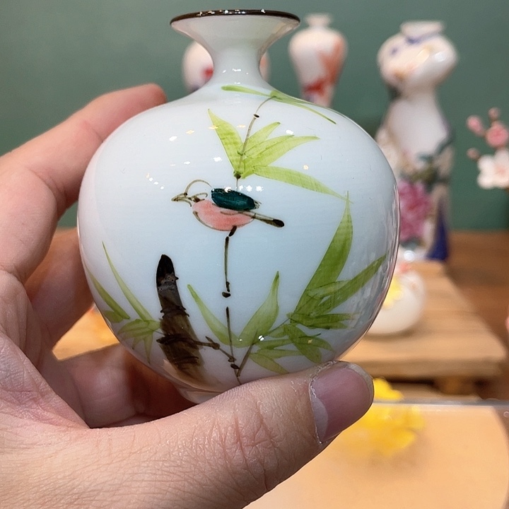 手工陶瓷精致摆件
