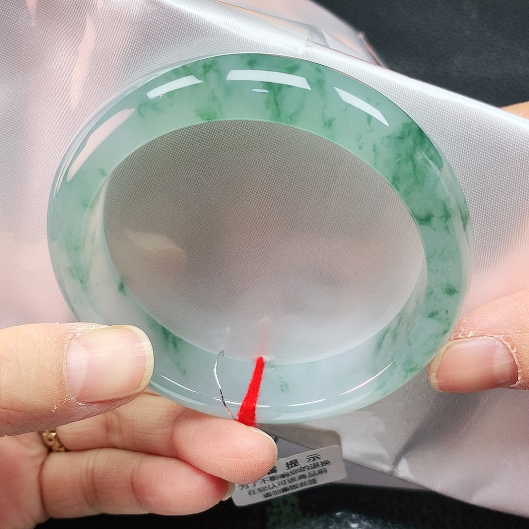 翡翠手镯未镶嵌57圈