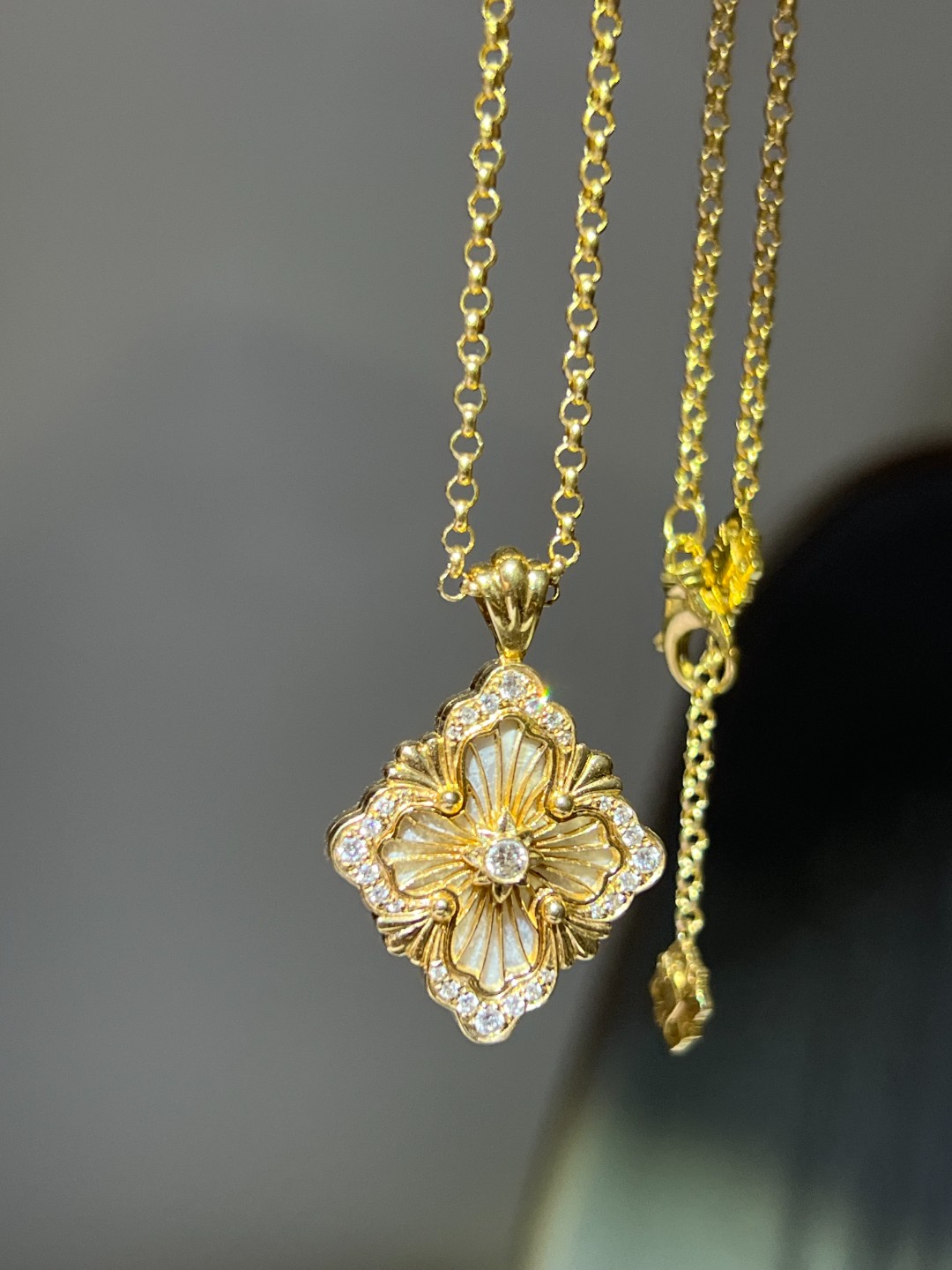 【DesiGner的珠宝店】18k黄金➕钻石镶嵌白贝母大号项链