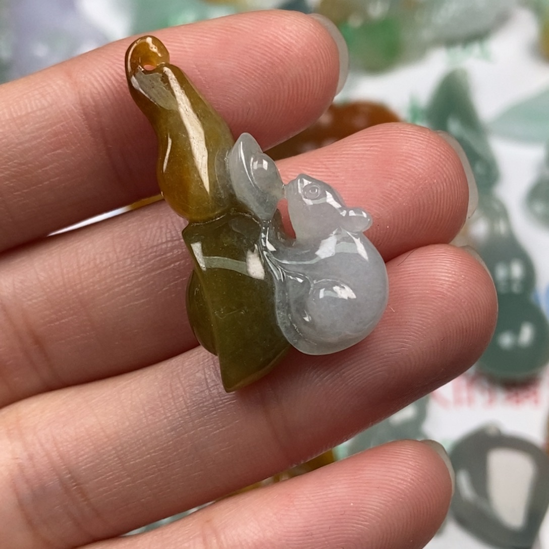 翡翠未镶嵌颈饰翡翠