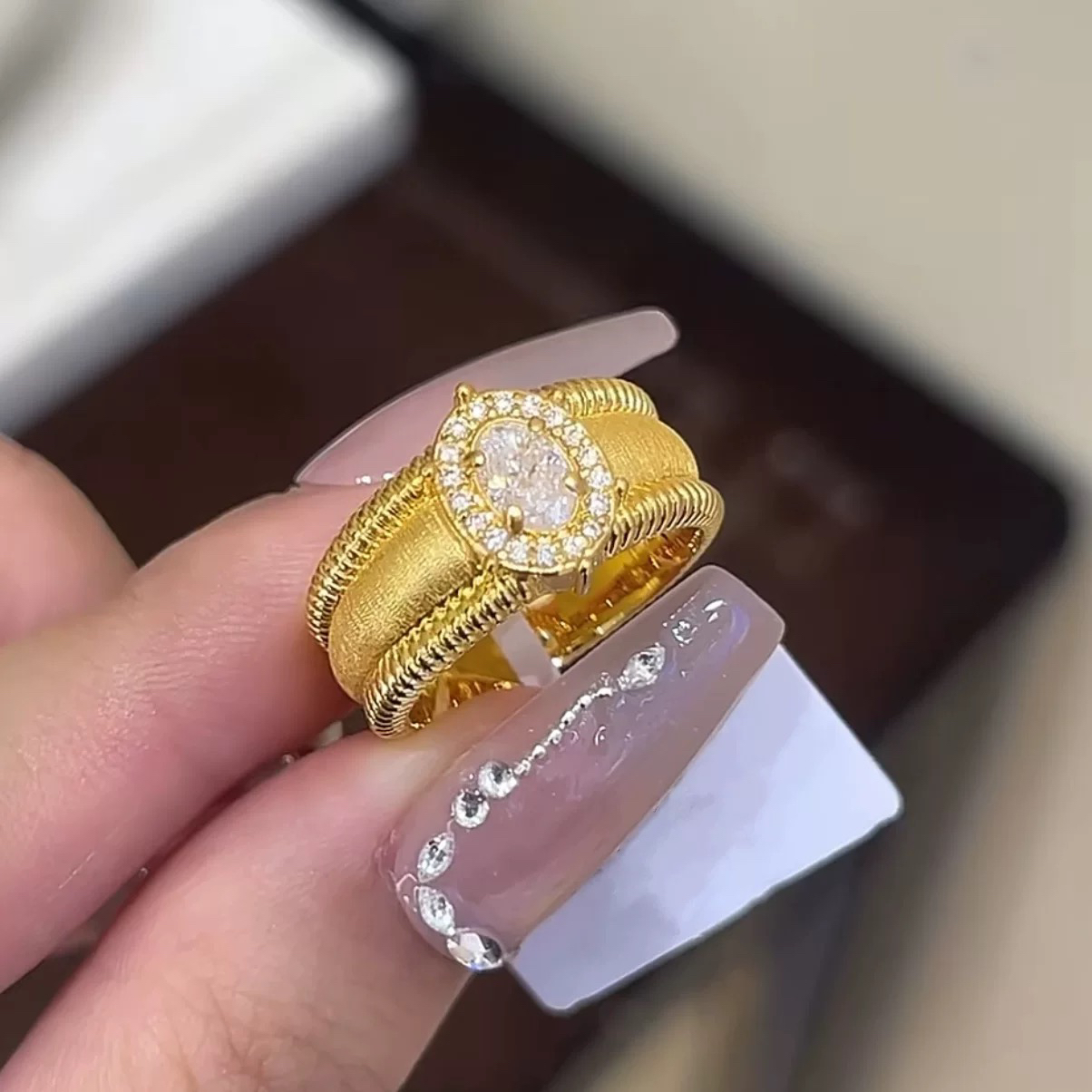 戒指 鸽子蛋戒指轻奢时尚复古女王