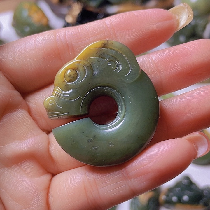 和田玉手牌未镶嵌