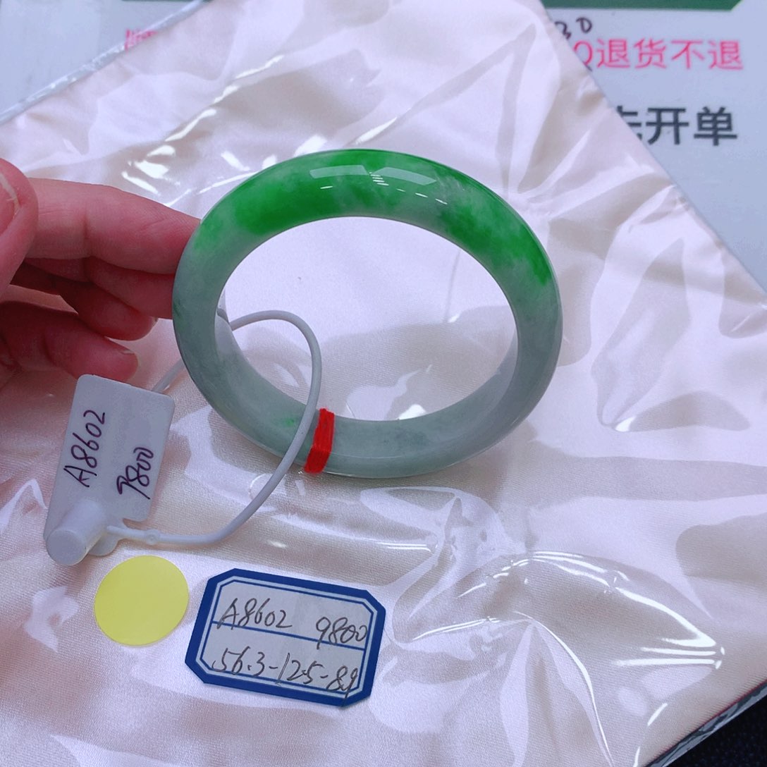 未镶嵌手镯翡翠缅甸翡翠手镯