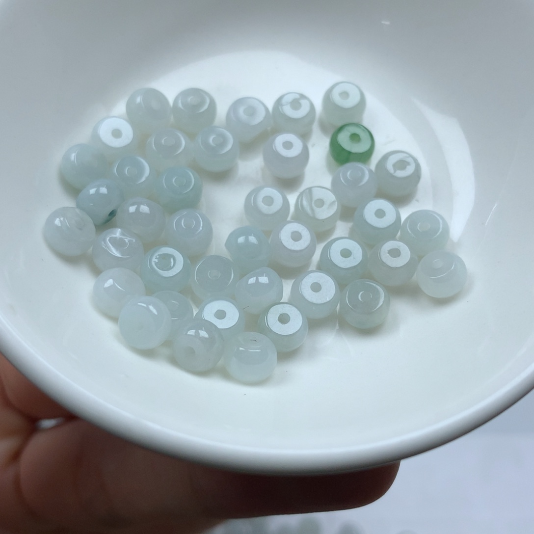 翡翠颈饰未镶嵌卡3✖️5。算盘。40颗。单圈 