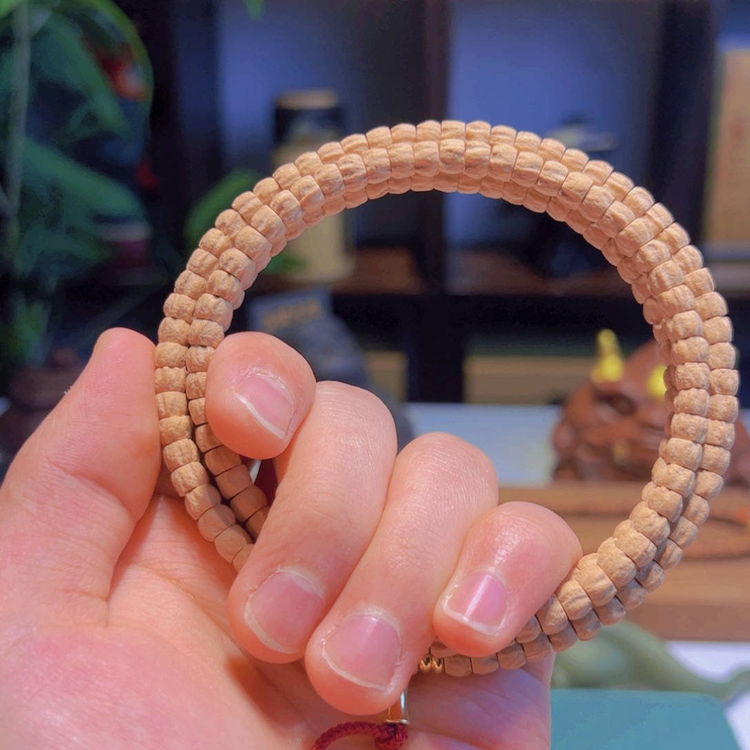 Z***.柏香籽/百香籽吊坠