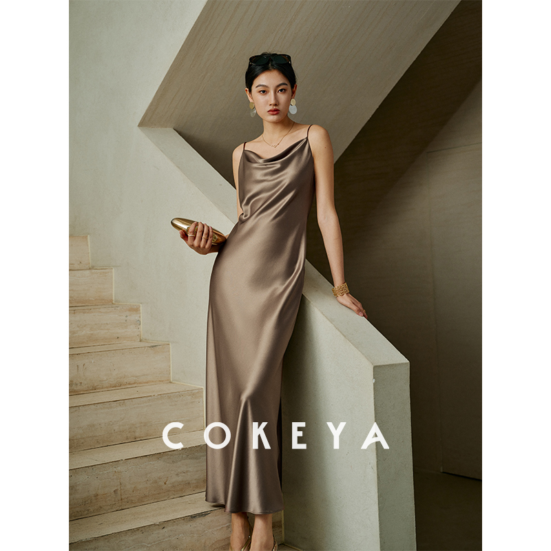COKEYA/优雅“缪斯裙”~日本琎口三醋酸双面缎法式荡领吊带连衣裙