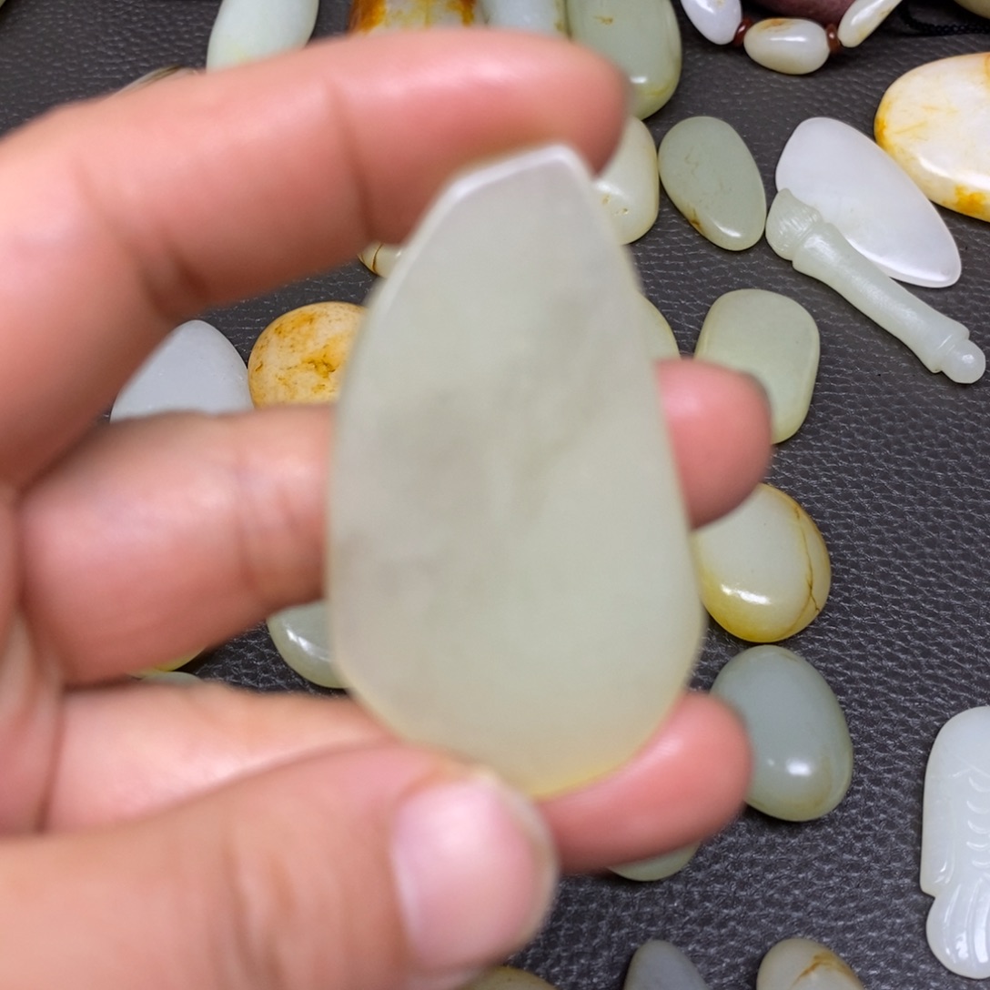 和田玉挂件未镶嵌