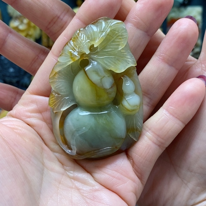 蛇纹石玉挂件未镶嵌