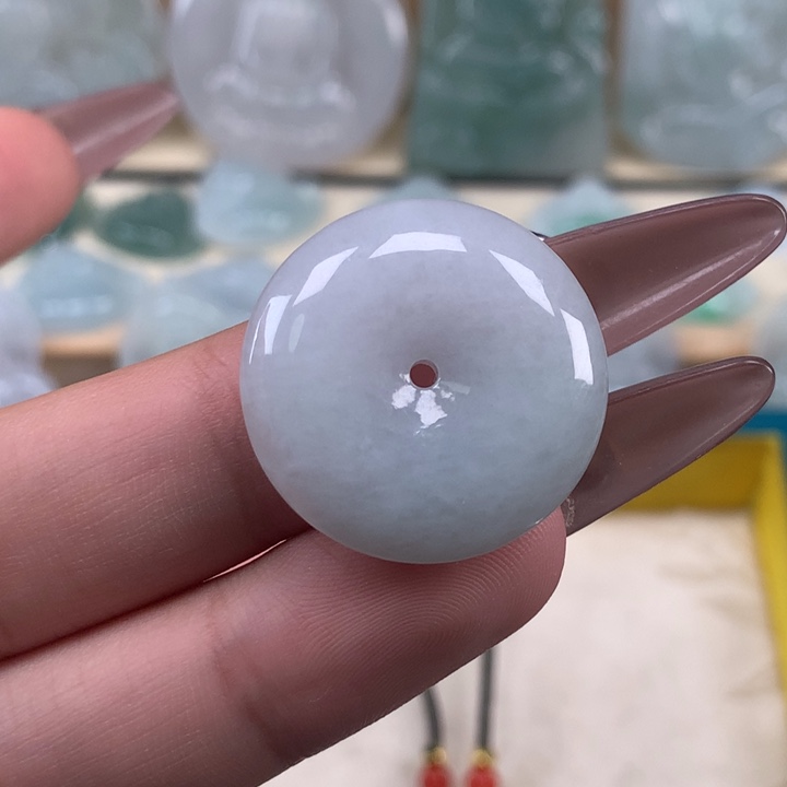 颈饰未镶嵌翡翠平安扣