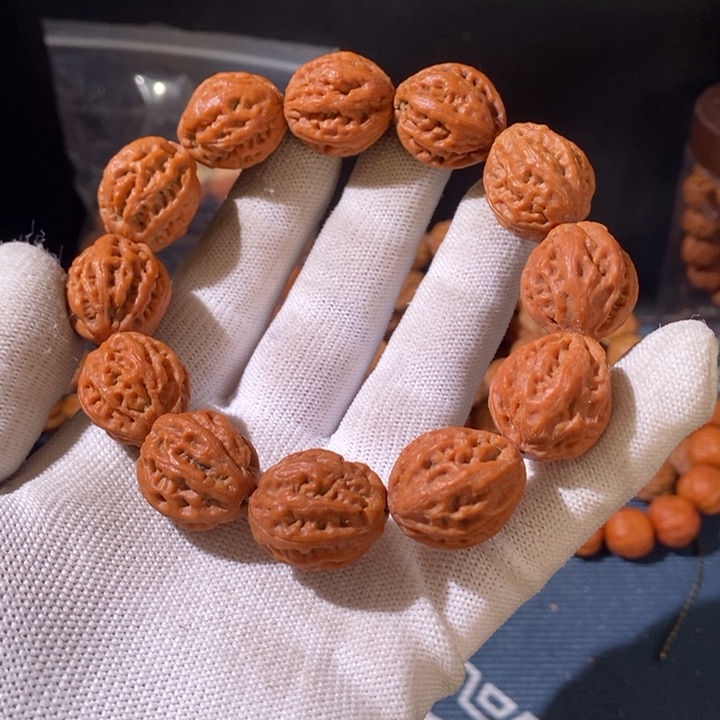 文玩核桃手串是***呀…………