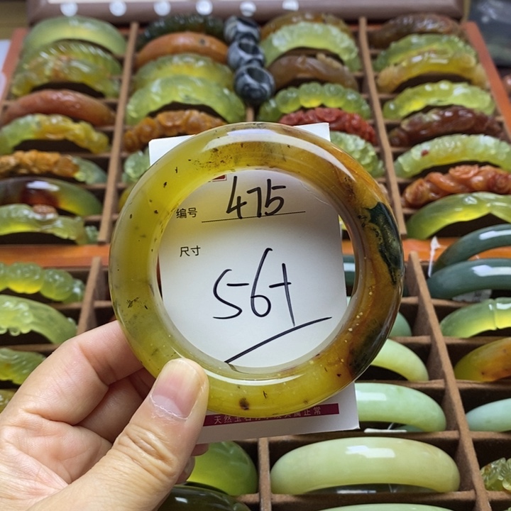 未镶嵌蛇纹石玉手链