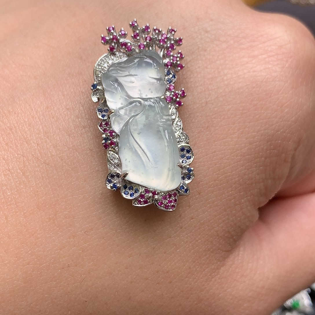 翡翠18K金镶嵌颈饰