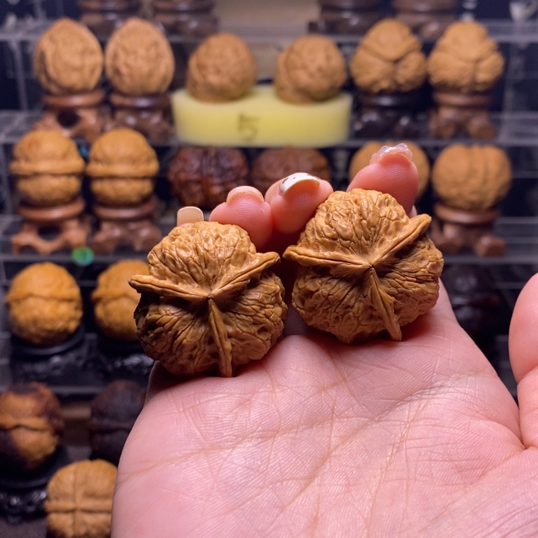 文玩核桃把件Z26正奔三棱32尺