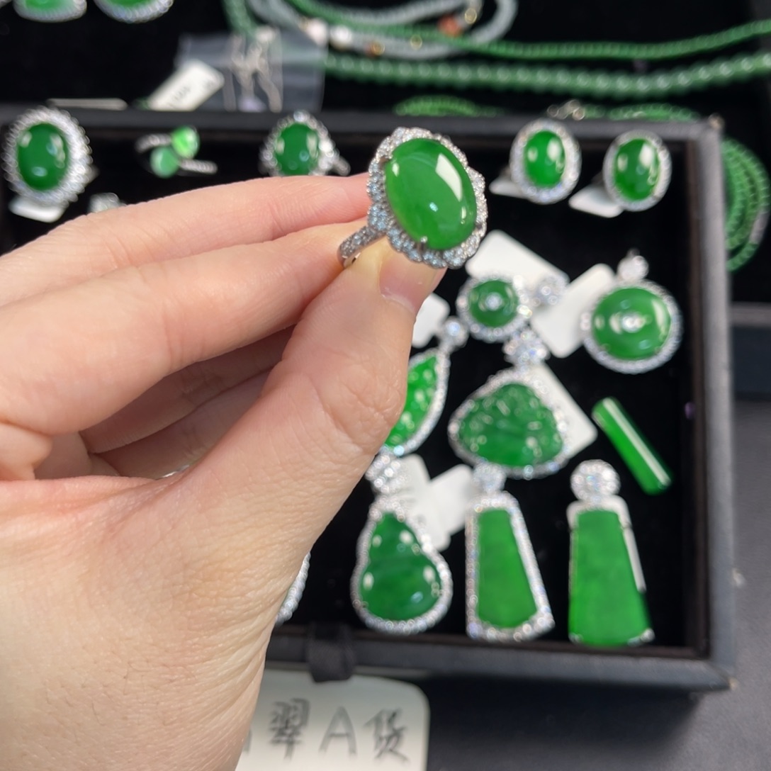 翡翠银S925镶嵌戒指蛋面戒指