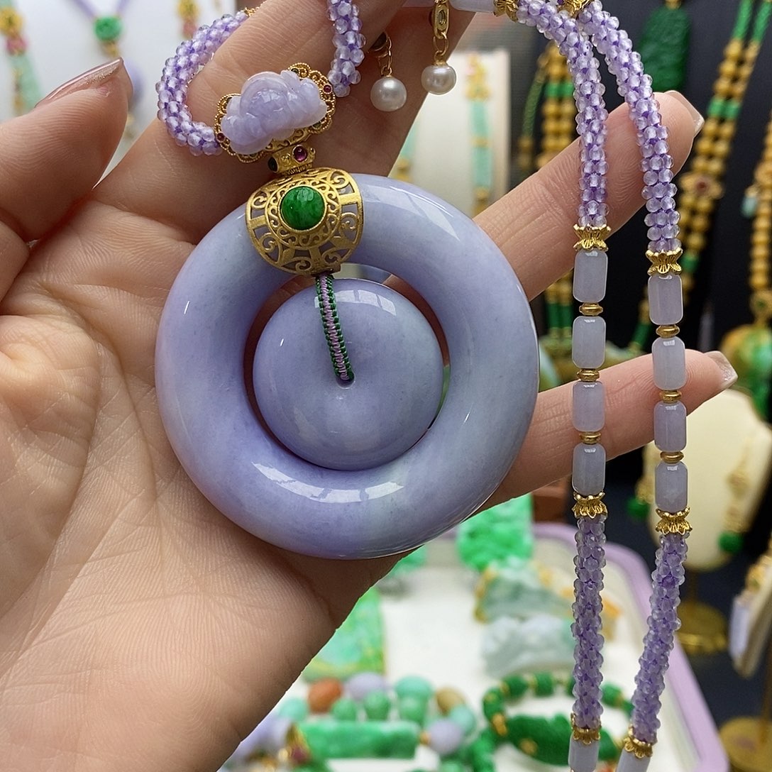 翡翠颈饰未镶嵌天然