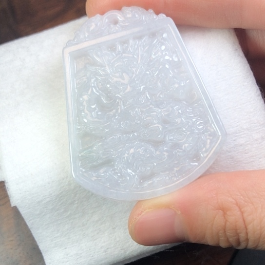 翡翠未镶嵌颈饰缅甸A货，每天下午1点半开播