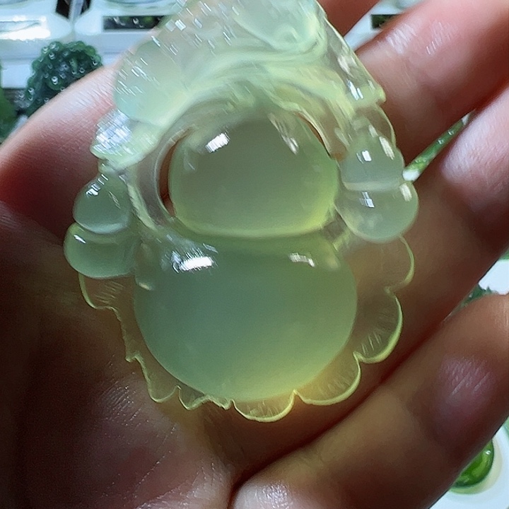 蛇纹石玉颈饰未镶嵌