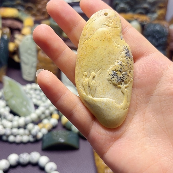 霸***哥岫岩河磨玉（透闪石质玉）未镶嵌挂件