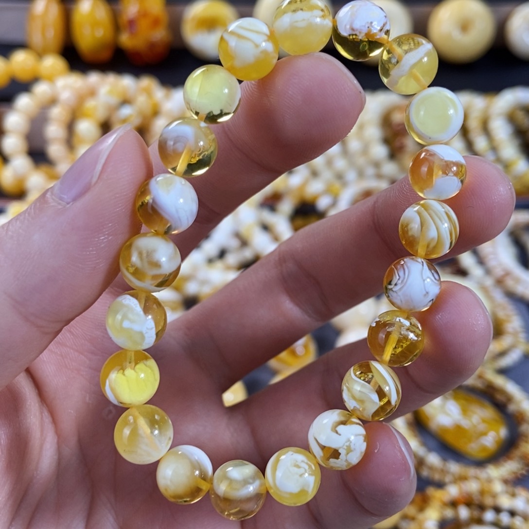 琥珀手链未镶嵌9mm左右金漆白溶洞